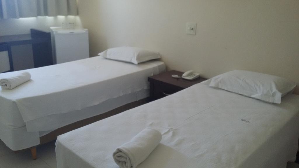 Hotel Monte Rey Montes Claros Exterior photo