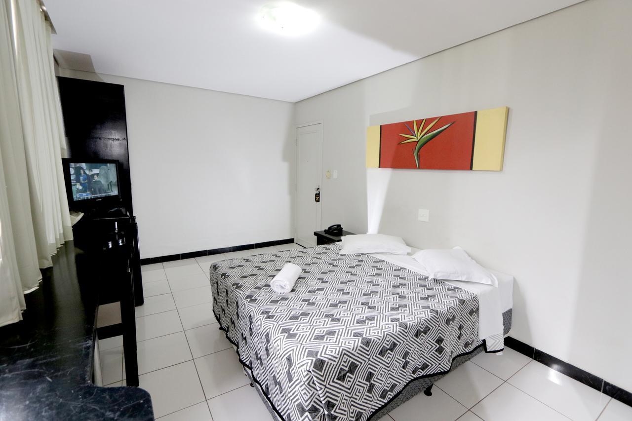 Hotel Monte Rey Montes Claros Exterior photo