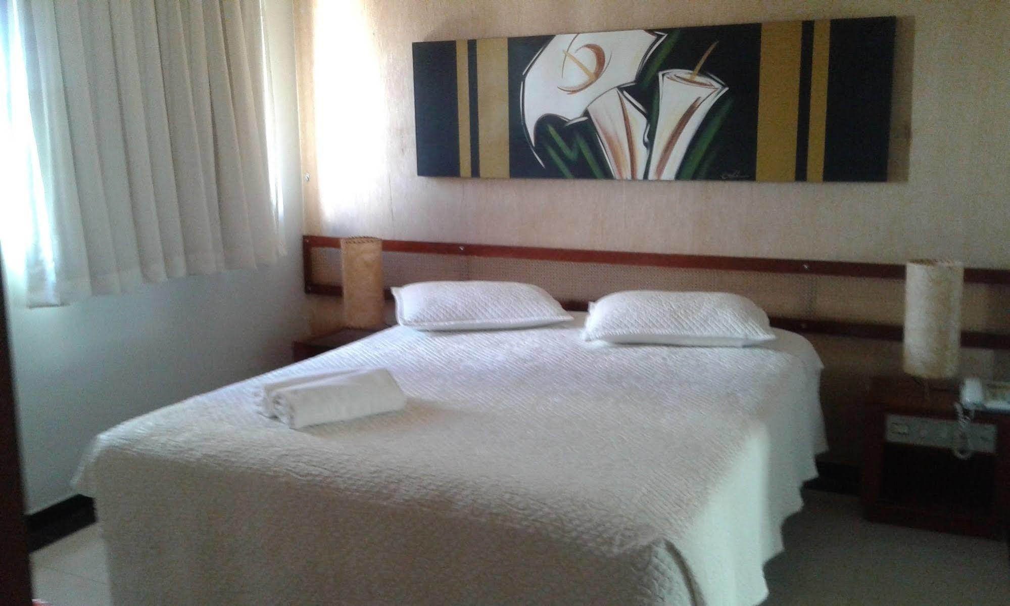 Hotel Monte Rey Montes Claros Exterior photo